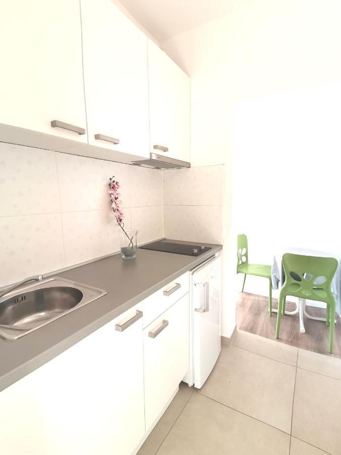 Top Studio 9 Makarska Rivijera Promajna Exteriör bild